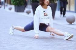 小姐姐正面劈叉,小姐姐惊艳正面劈叉瞬间